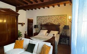 B&B Villa la Canonica con piscina a Padernello